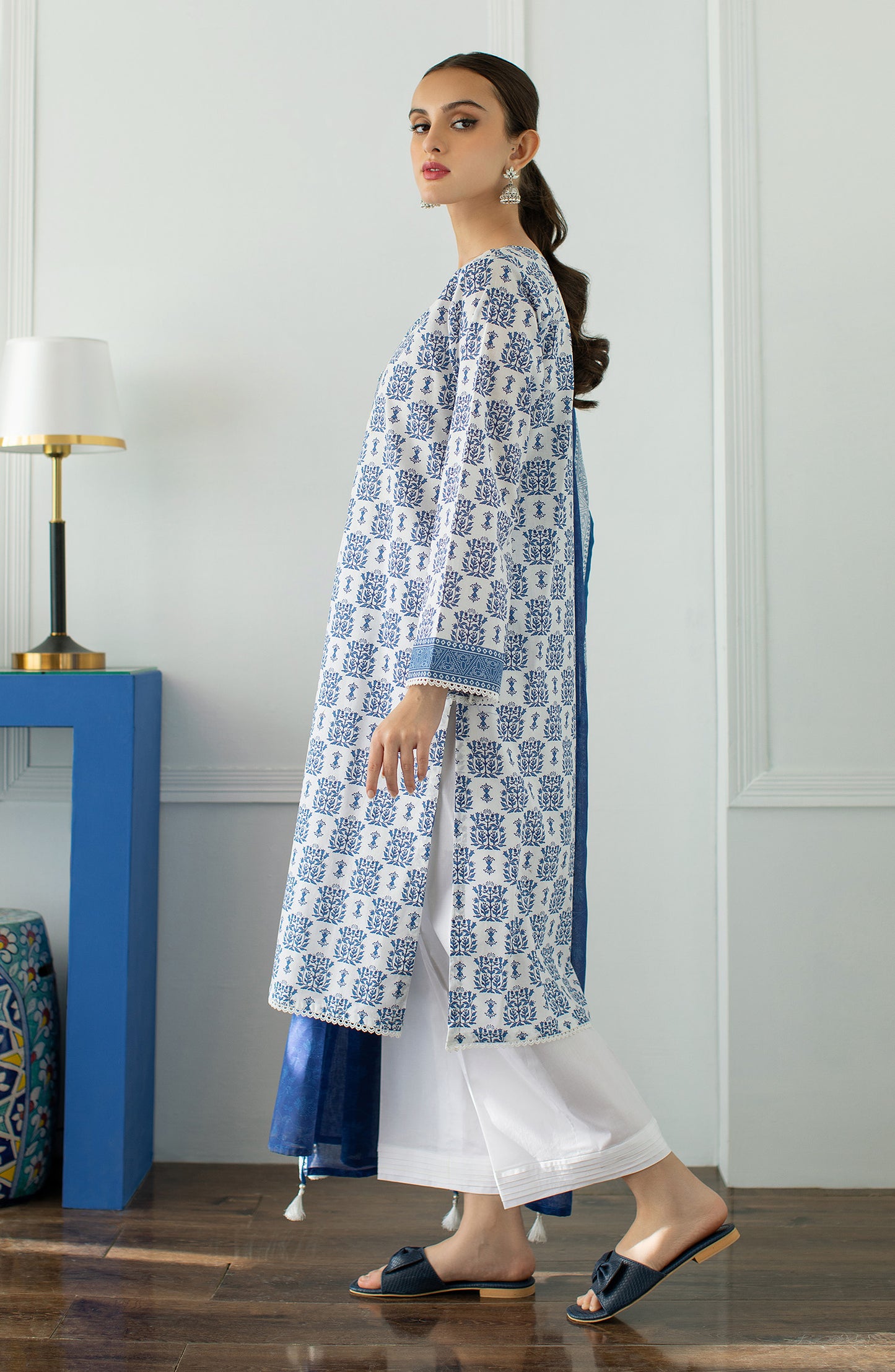 OTL-23-068/U WHITE LAWN  UNSTITCHED SHIRT DUPATTA PANTS