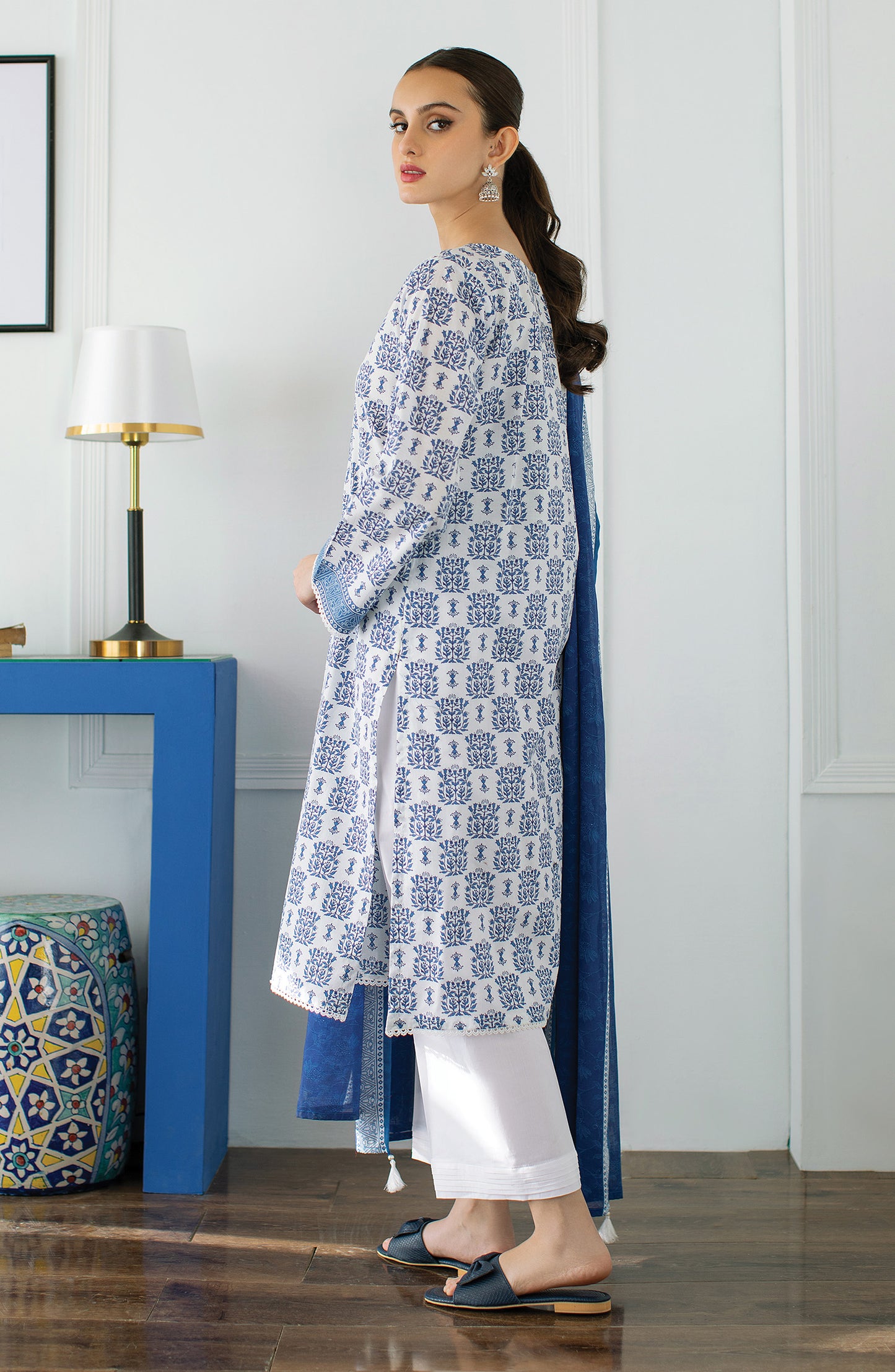 OTL-23-068/U WHITE LAWN  UNSTITCHED SHIRT DUPATTA PANTS