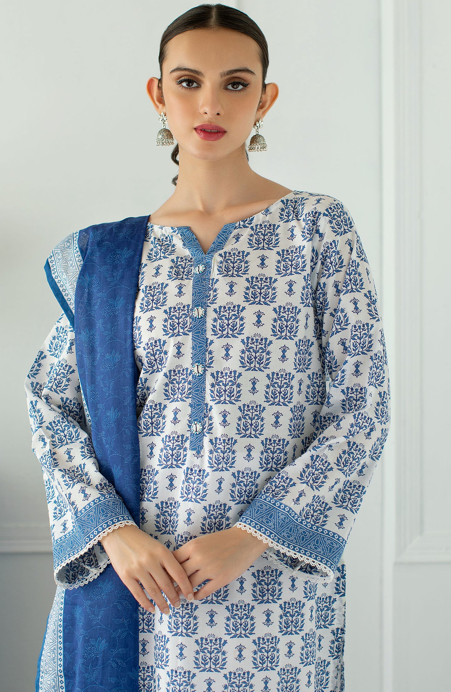 OTL-23-068/U WHITE LAWN  UNSTITCHED SHIRT DUPATTA PANTS