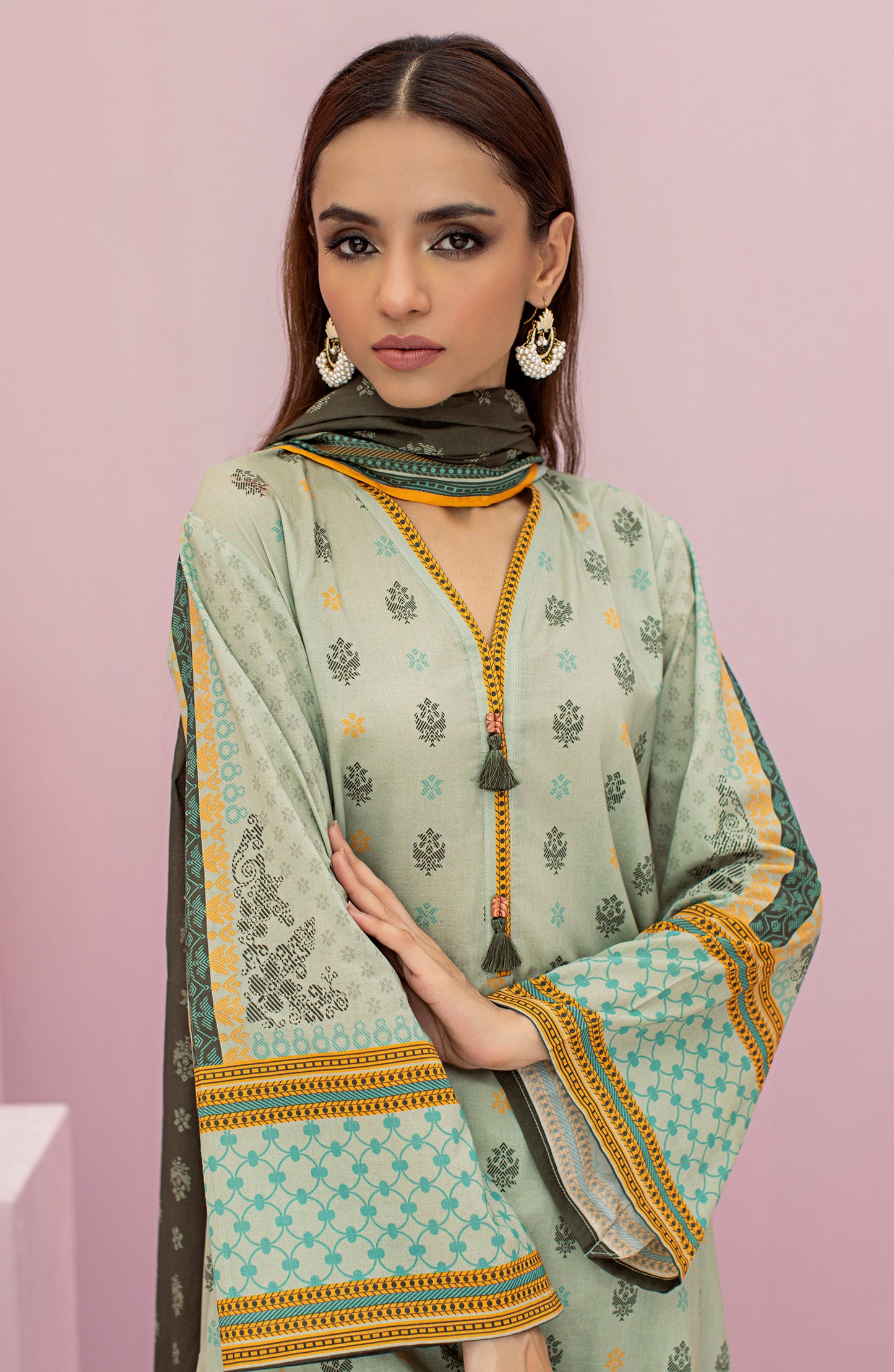 OTL-22-094/U GREEN LAWN  UNSTITCHED SHIRT DUPATTA PANTS