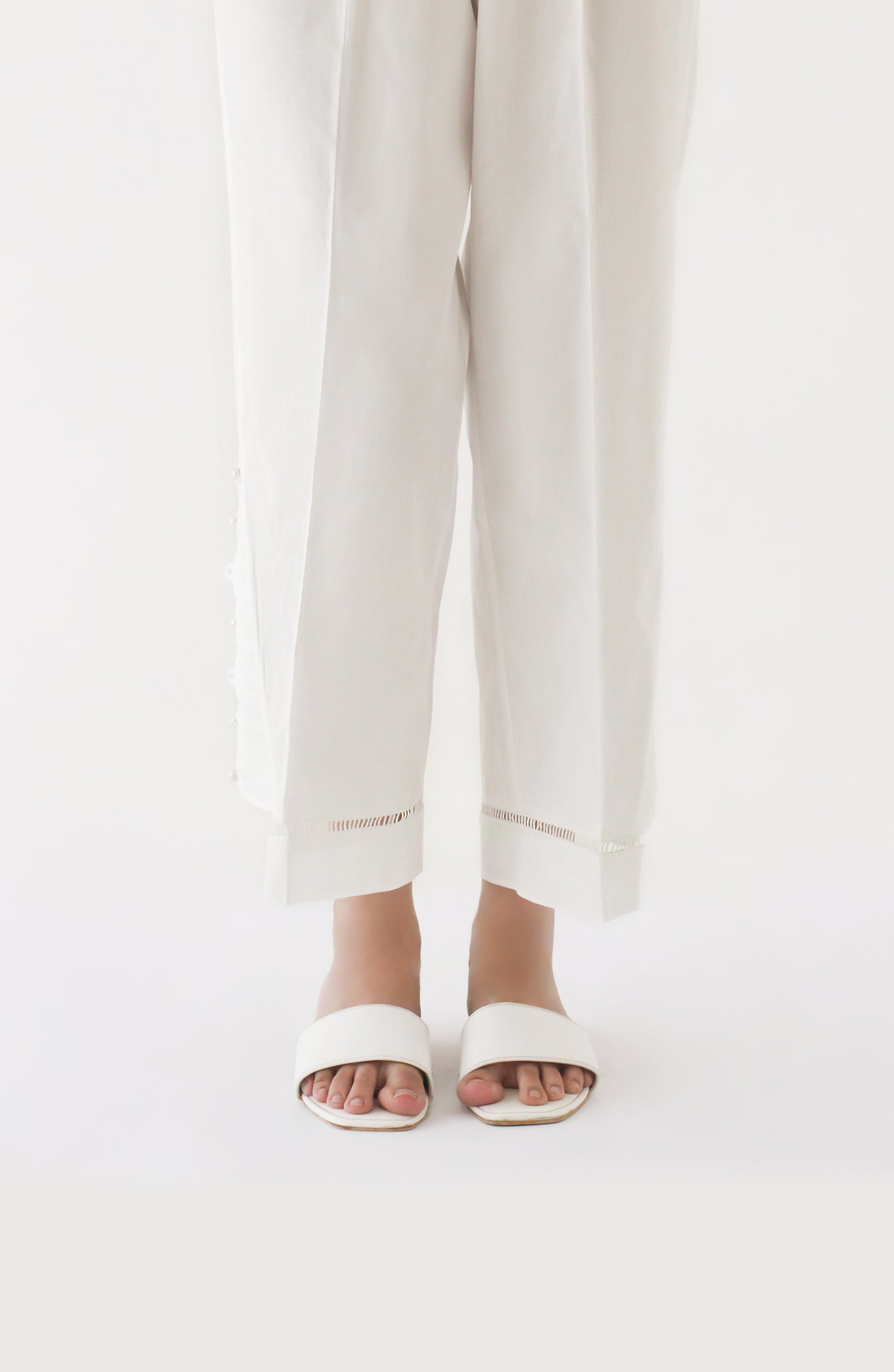 NB-T-P-22-001 WHITE CAMBRIC SCTROUSER STITCHED BOTTOMS TROUSER