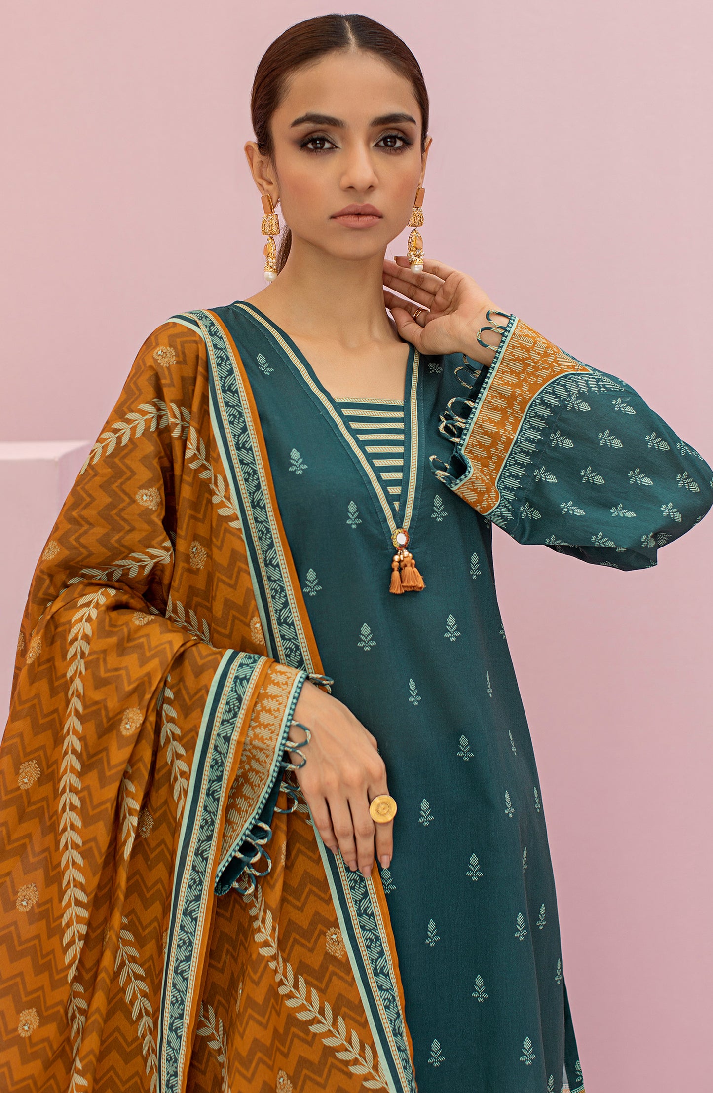 OTL-22-095/U GREEN LAWN  UNSTITCHED SHIRT DUPATTA PANTS
