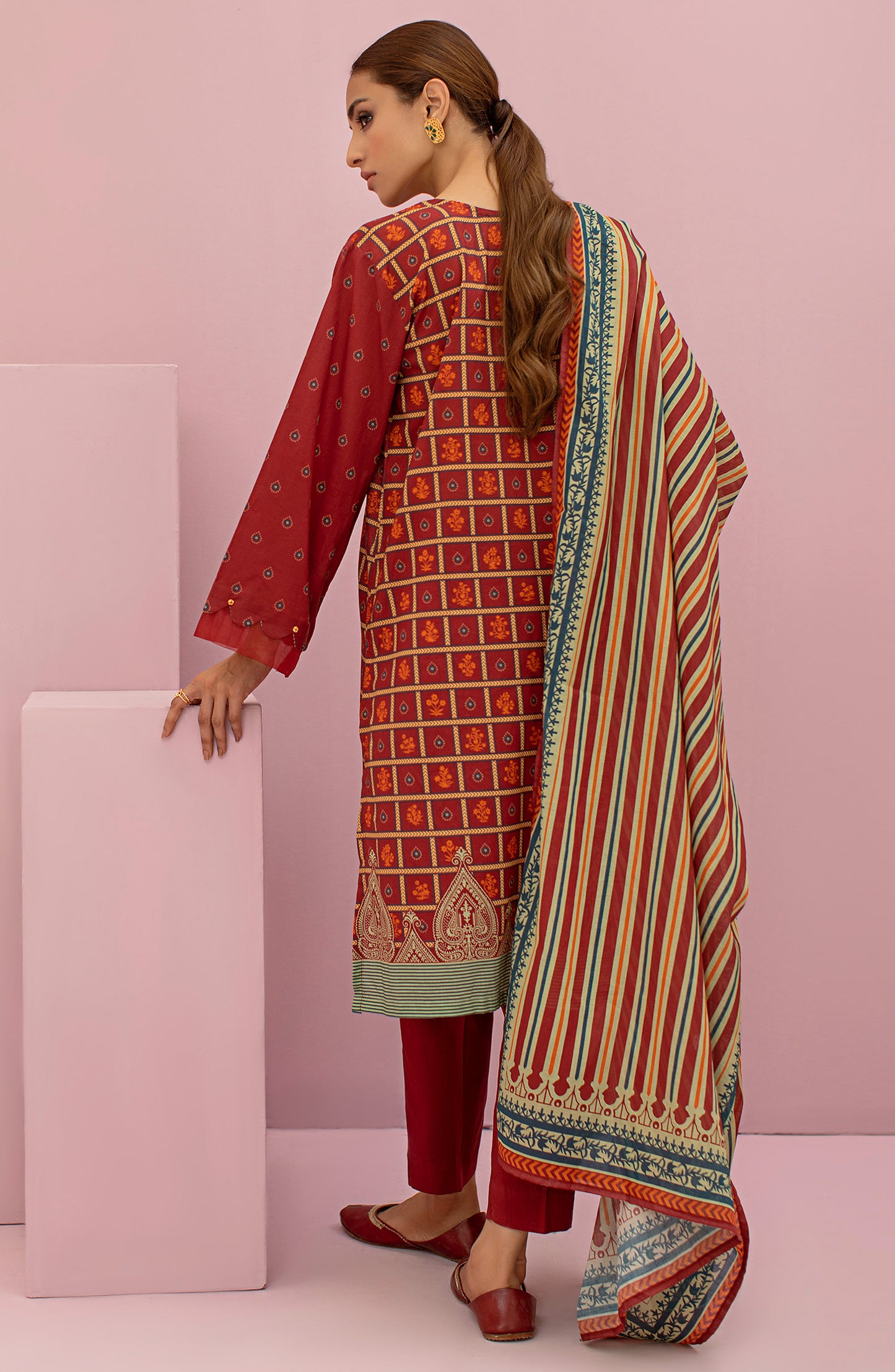 OTL-22-102/U MAROON LAWN  UNSTITCHED SHIRT DUPATTA PANTS