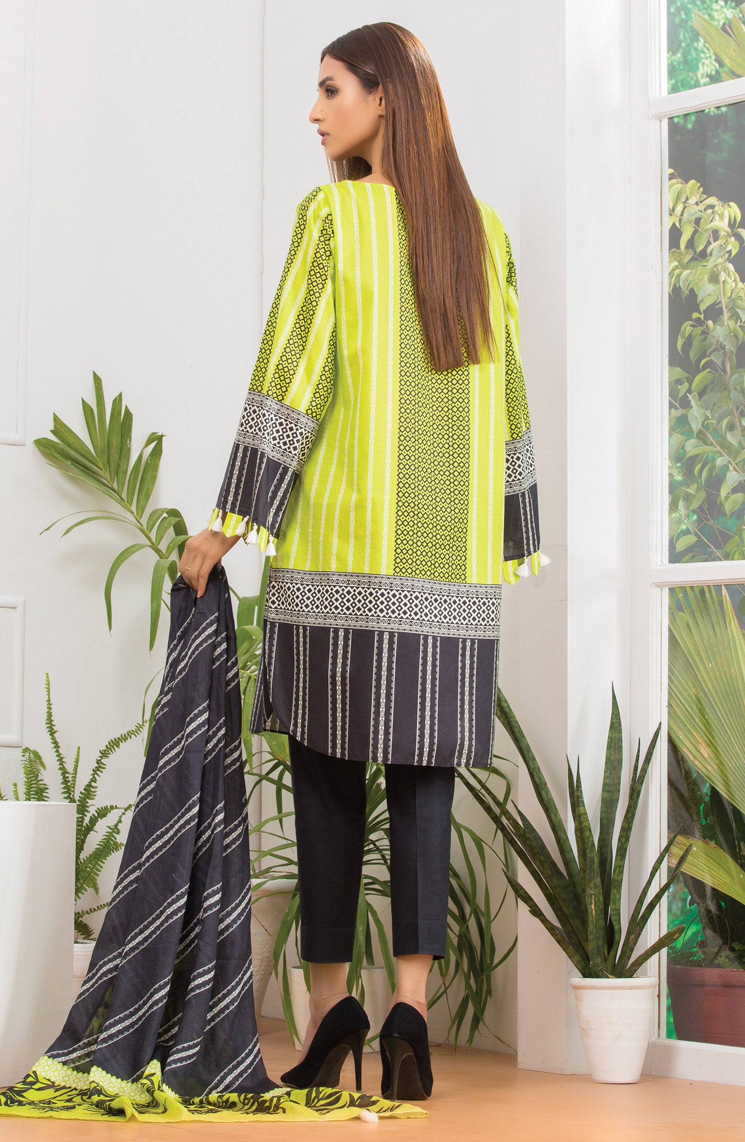 NRDS-22-057/U GREEN CAMBRIC  UNSTITCHED SHIRT DUPATTA