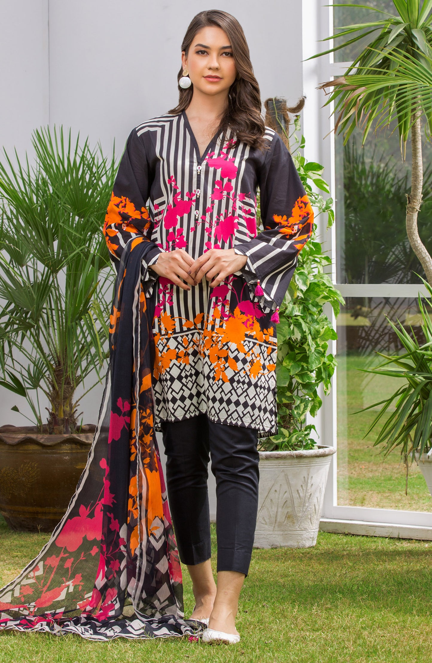 NRDS-22-059/U BLACK CAMBRIC  UNSTITCHED SHIRT DUPATTA