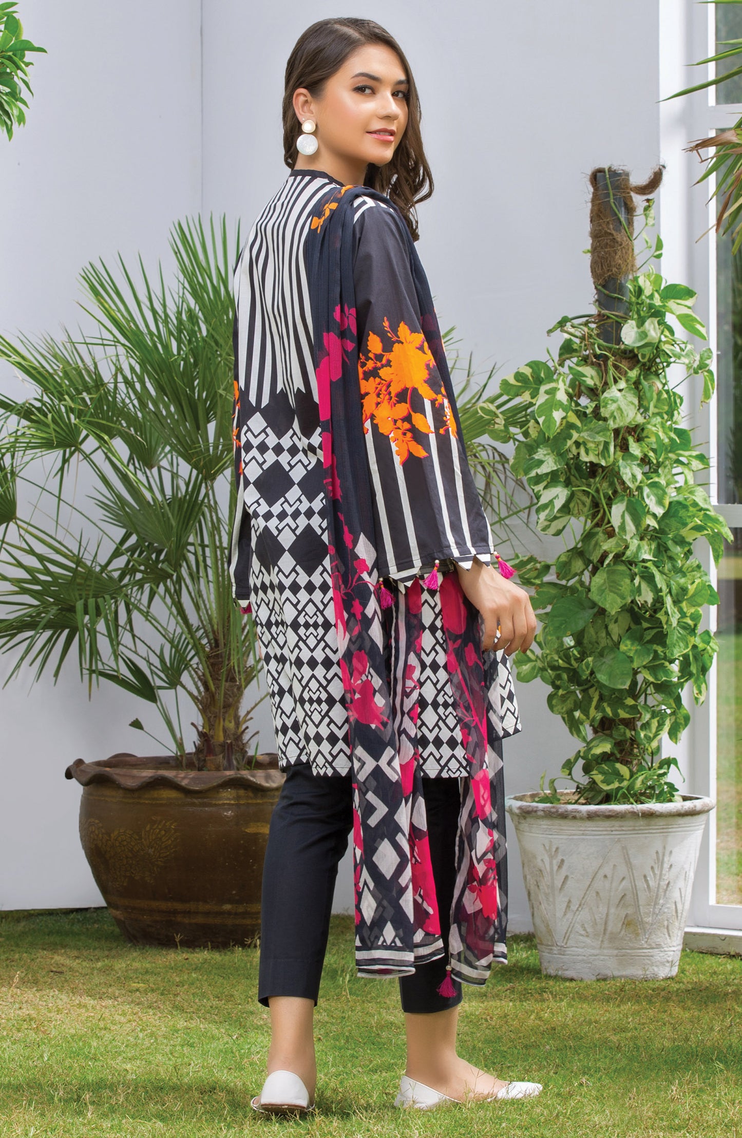 NRDS-22-059/U BLACK CAMBRIC  UNSTITCHED SHIRT DUPATTA