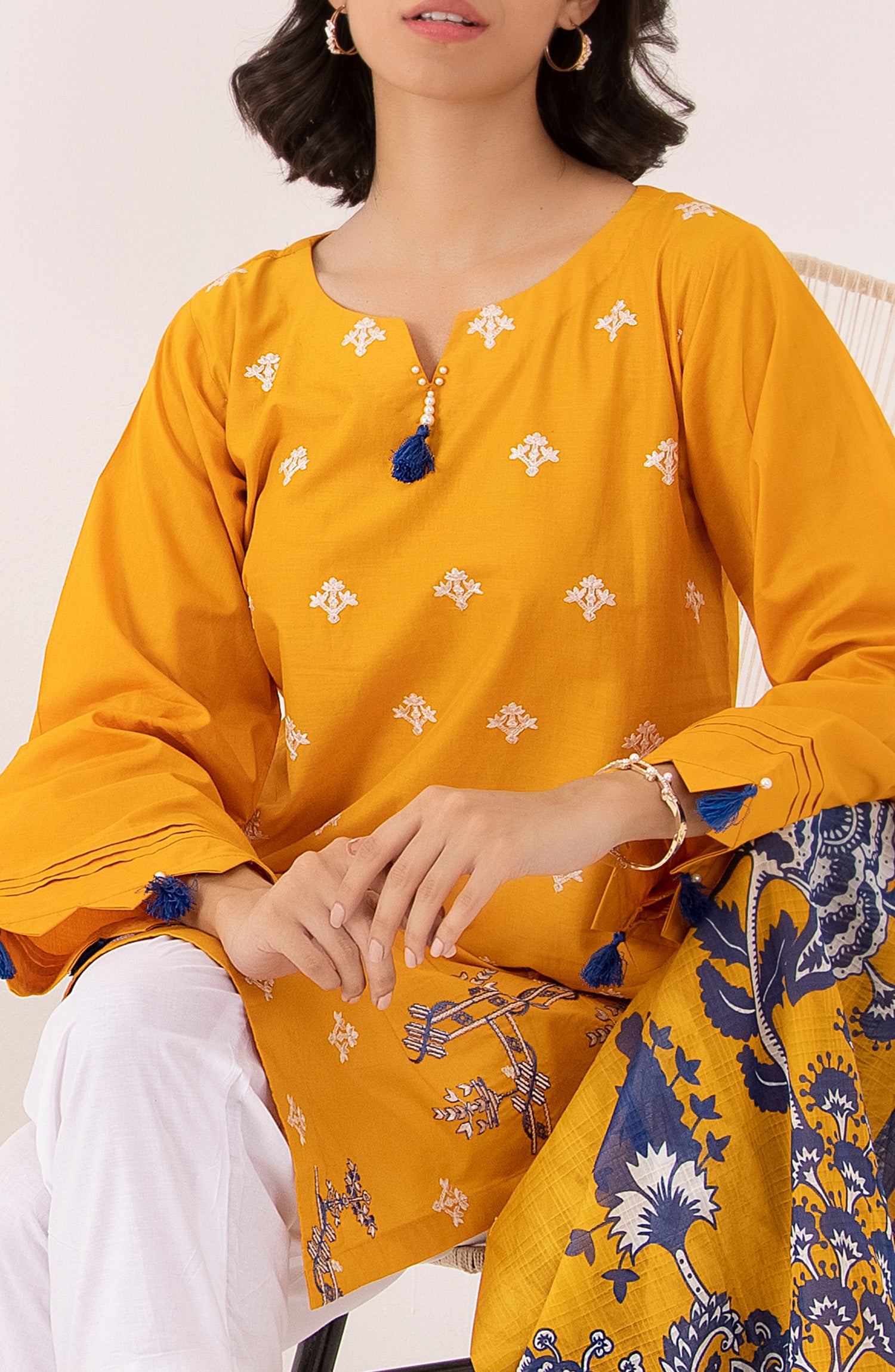 OTL-22-004/U RED LAWN  UNSTITCHED SHIRT DUPATTA PANTS