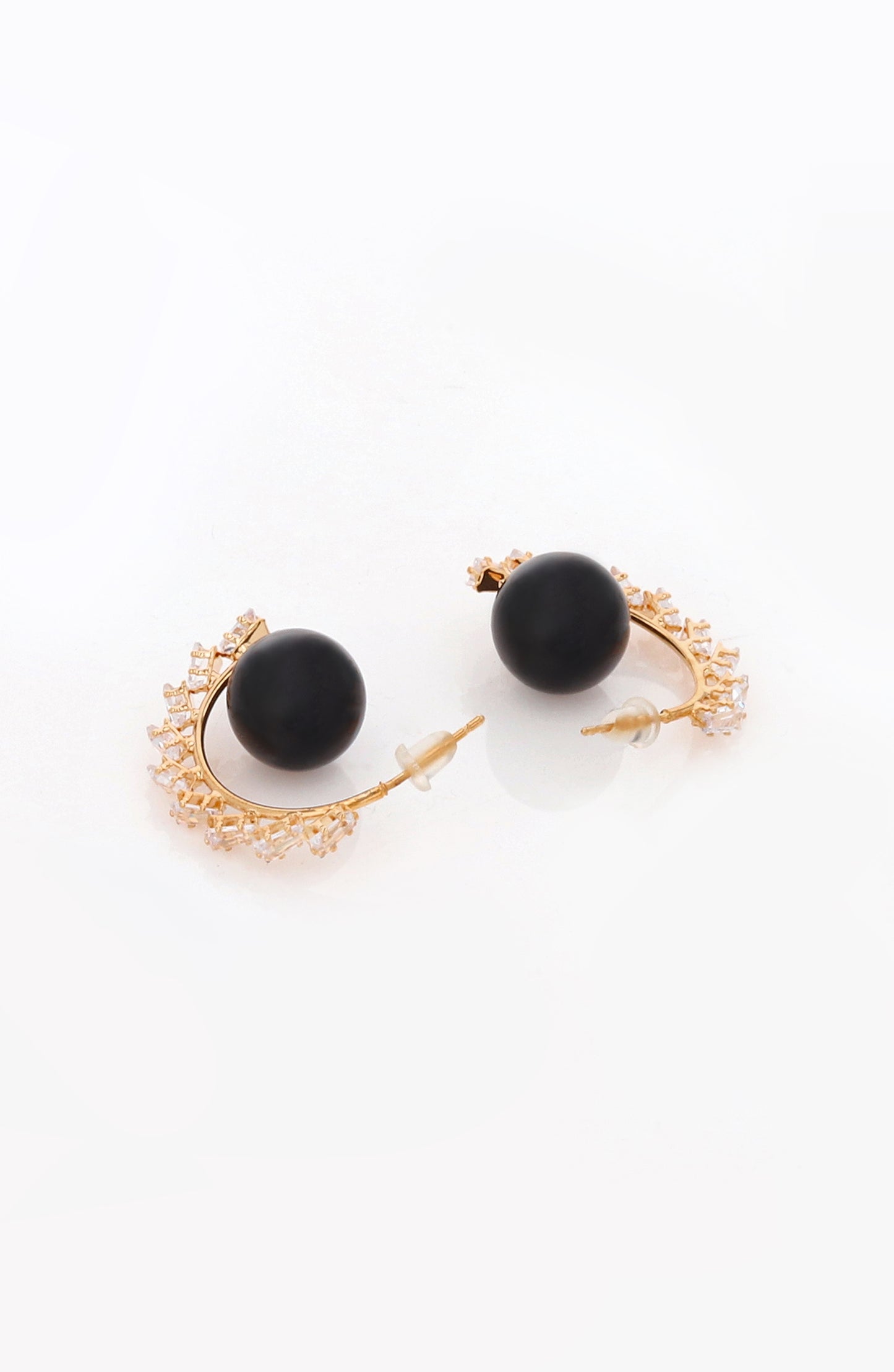 Stud Earrings (OTJ-1020 BLACK)