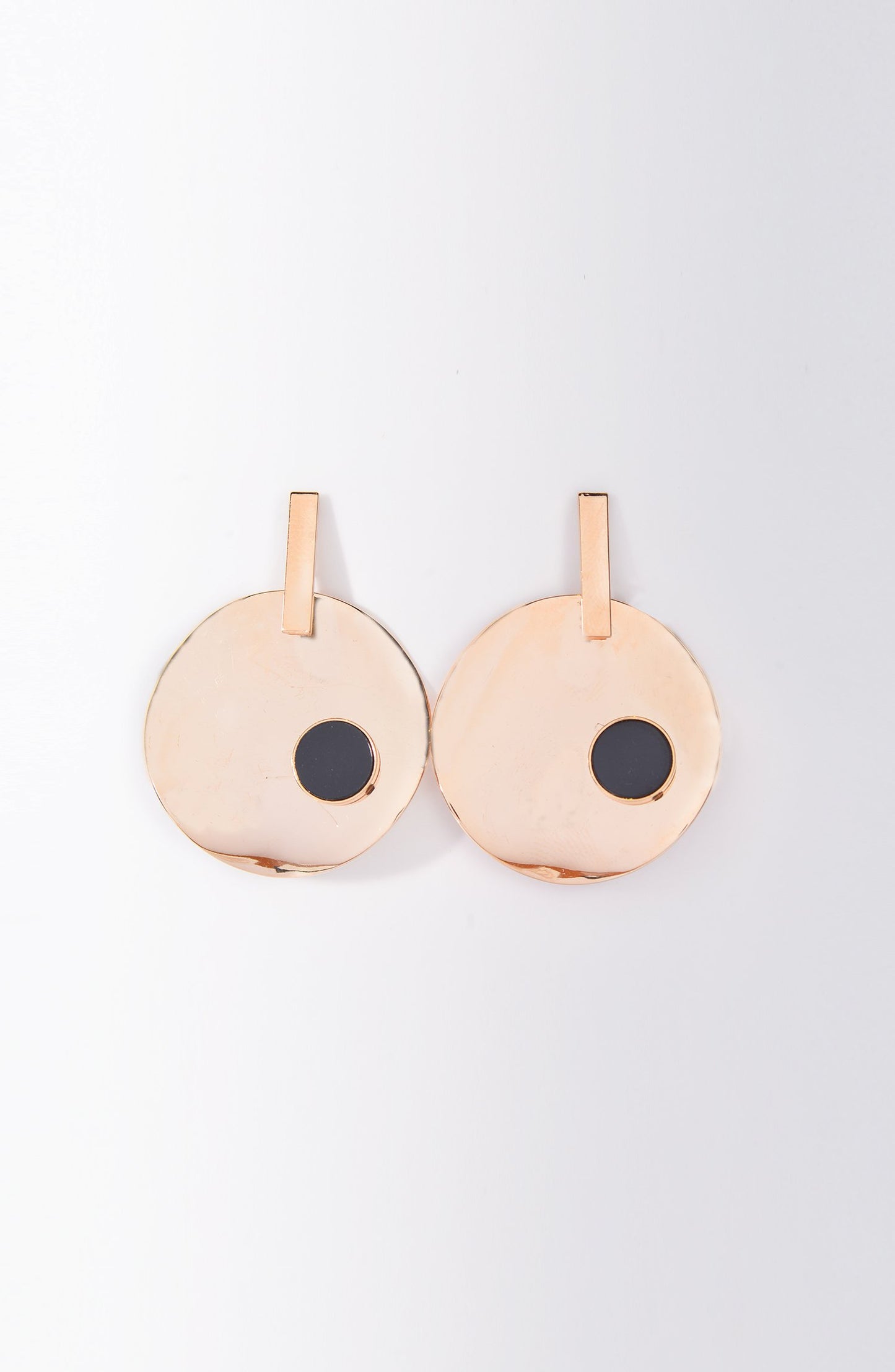 Round Earring (OTJ-936 BLACK)