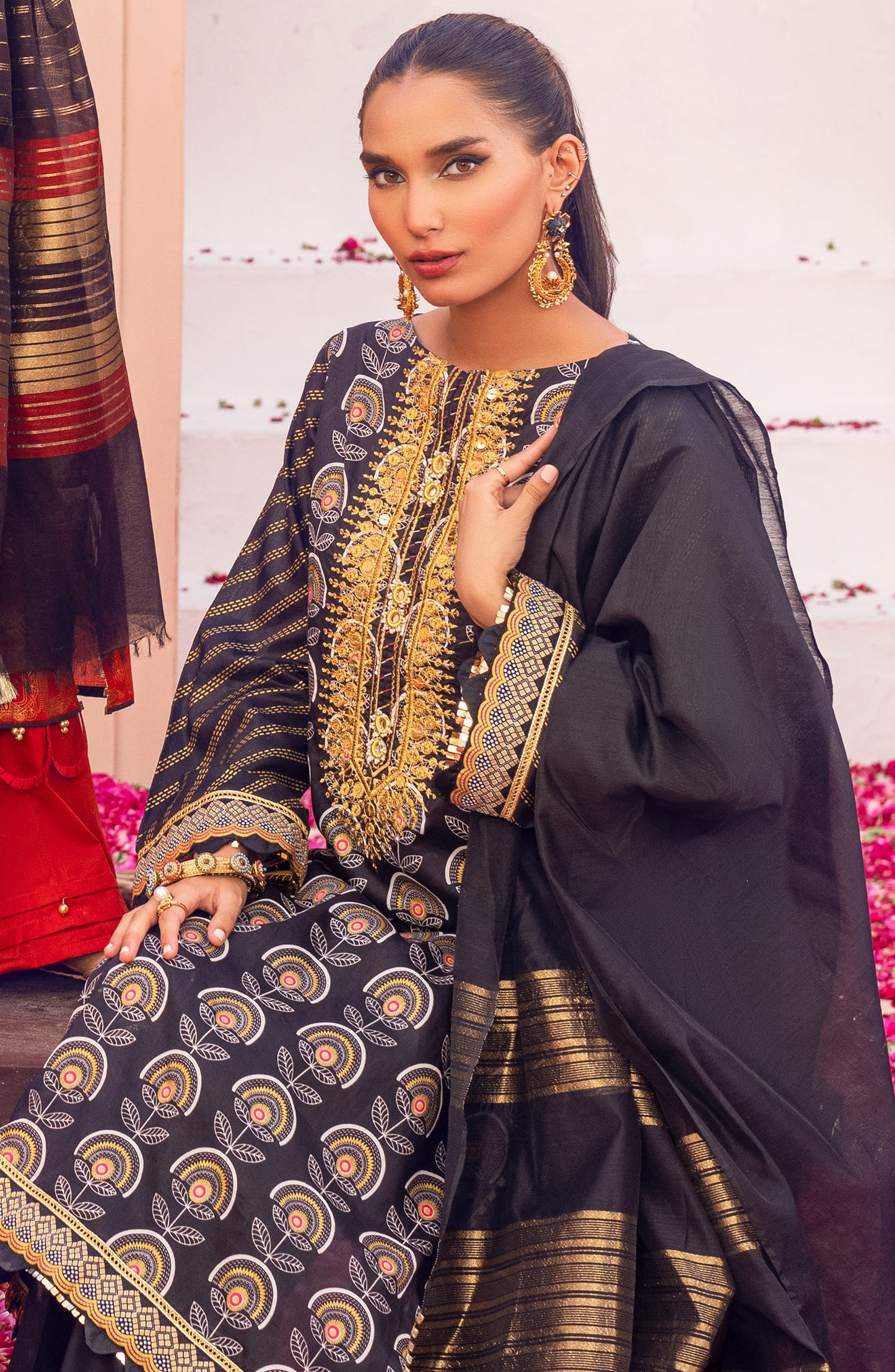 OTL-22-062/U BLACK LAWN  UNSTITCHED SHIRT DUPATTA PANTS