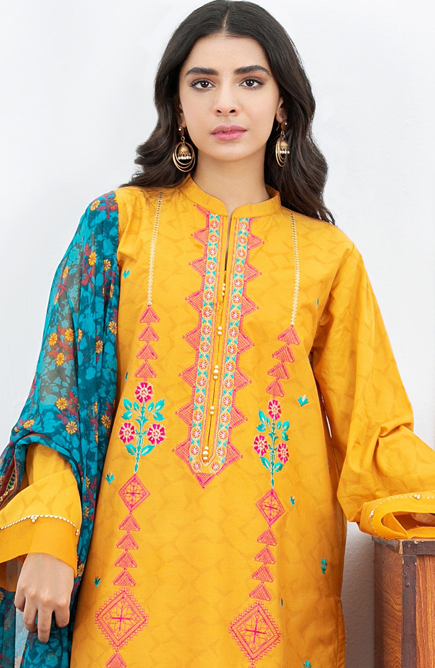 Unstitched 3 Piece Embroidered Jacquard Suit